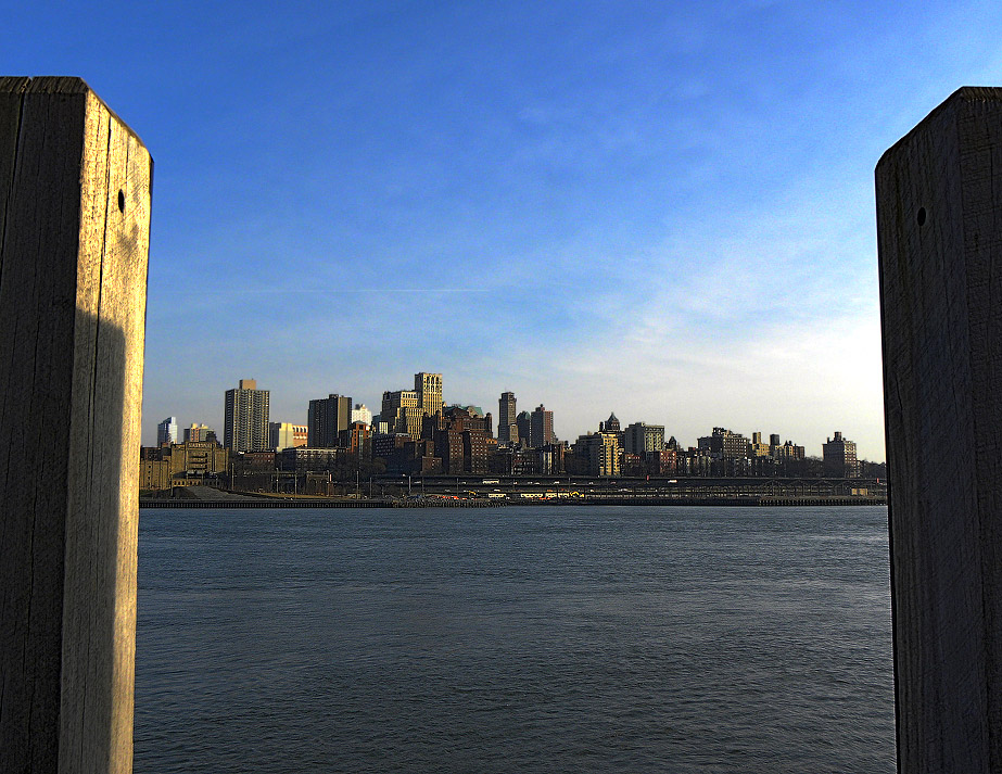 Brooklyn as seen from the docks of South Street Seaport. Vi took this photo.