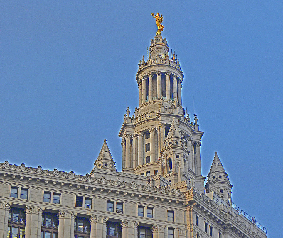 Manhattan Municipal Building spire. Vi took this photo. I used a 