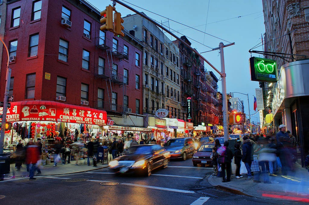 Corner of Mulberry and Bayard Streets in Chinatown. I had a cup of taho at this corner.