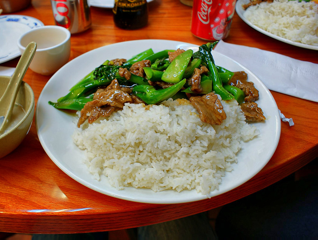 Whereas lunch was fastfood, dinner, on the other hand, was extra special -- authentic Chinese cuisine you can't get anywhere else in Manhattan but in Chinatown.Care for beef with Chinese broccoli?