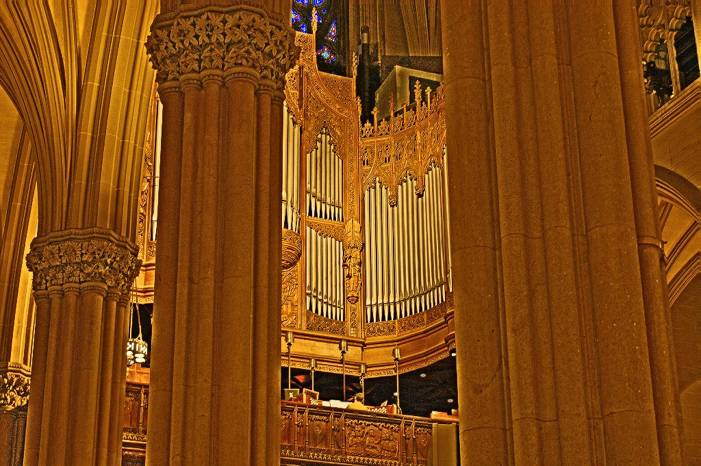 Saint Patrick's Cathedral. Organ and gallery.