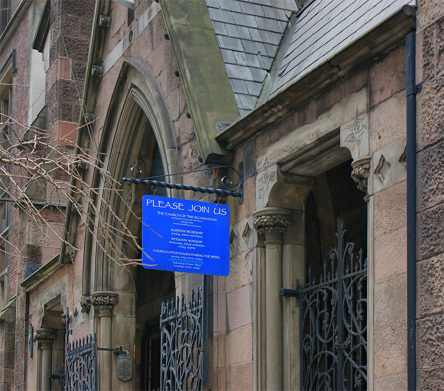 Church of The Incarnation.Street entrance.