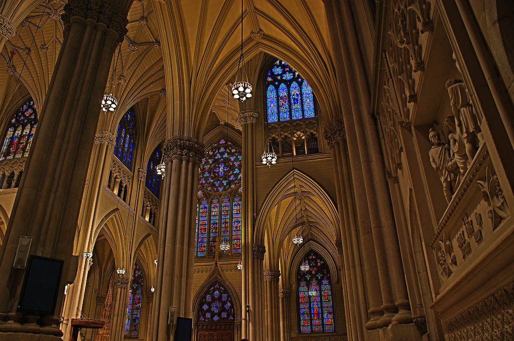 Saint Patrick's Cathedral. Transept -- south end.