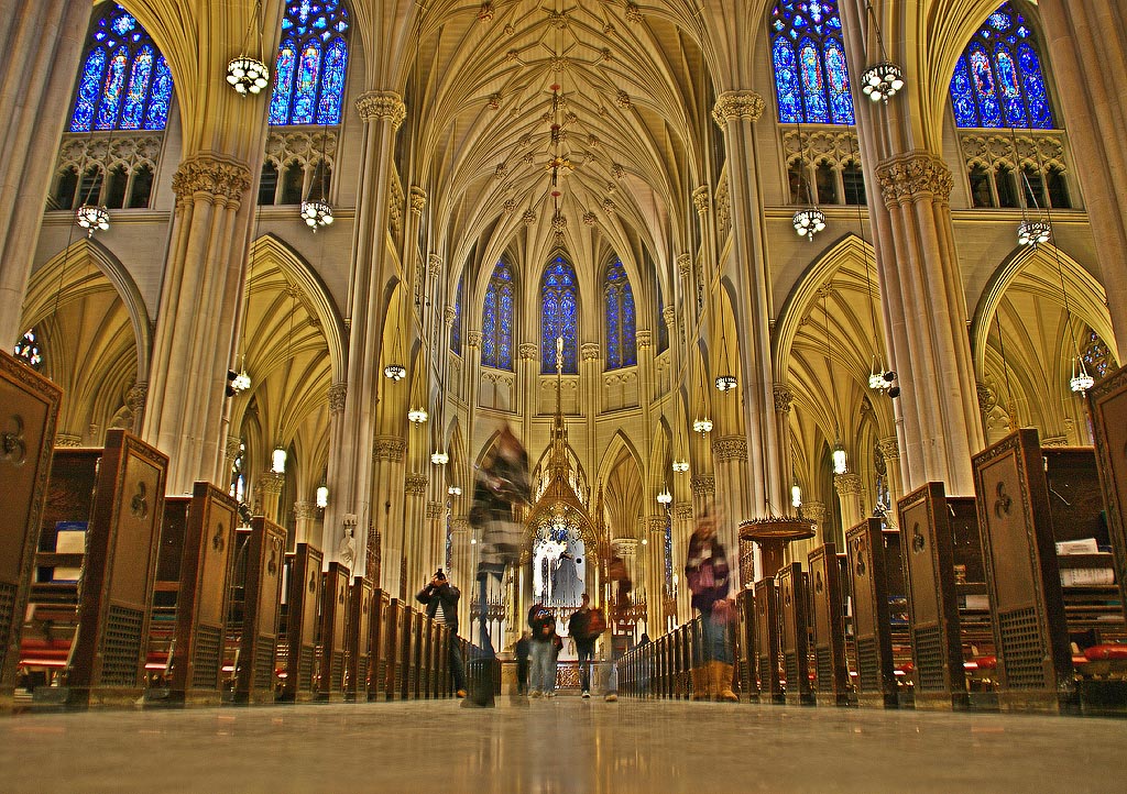 Nave - center.