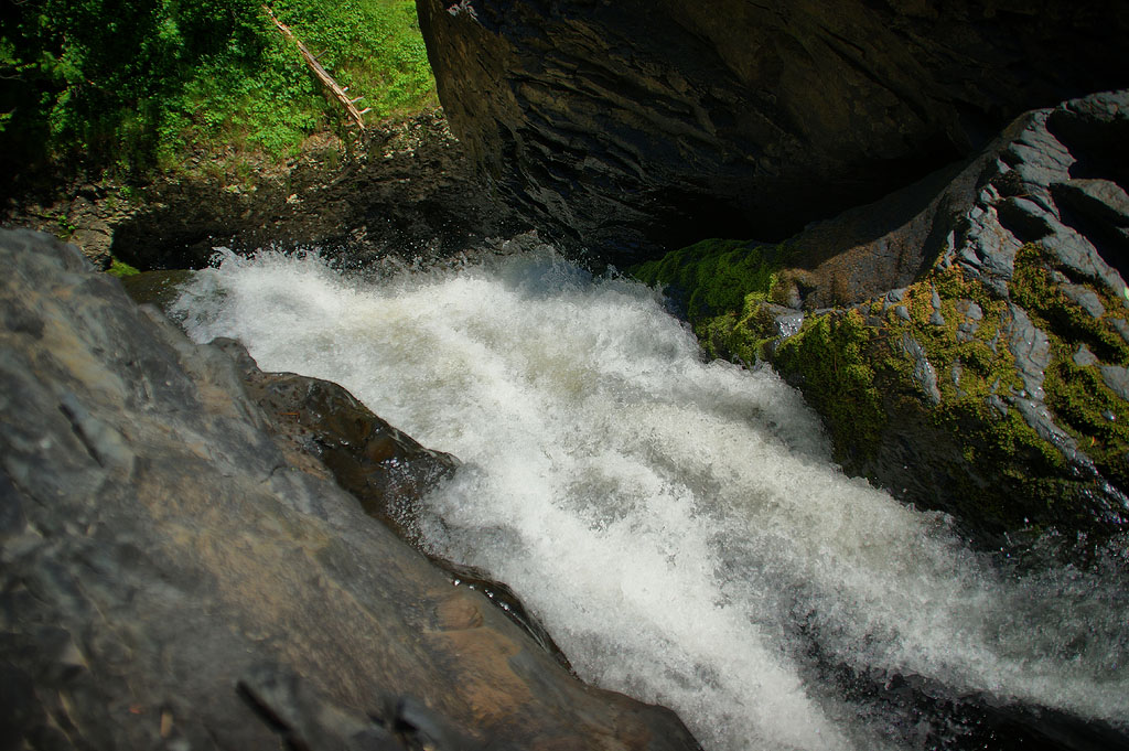 raymondskill falls